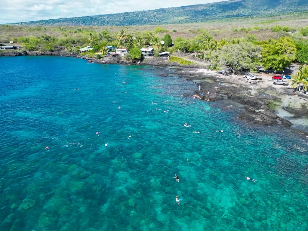 Kona Plaza exterior 3